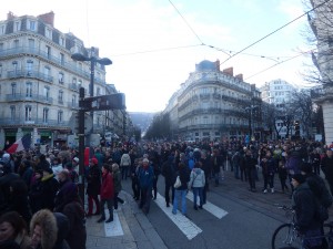 La marche du 11 janvier, à Grenoble (photo : David Monniaux, http://commons.wikimedia.org/wiki/File:Grenoble_Charlie_P1070476.JPG)