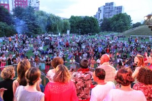 Lors de l'édition 2014 du festival Quartiers libres, In Situ sur scène (photo : Alain Sacchettini).