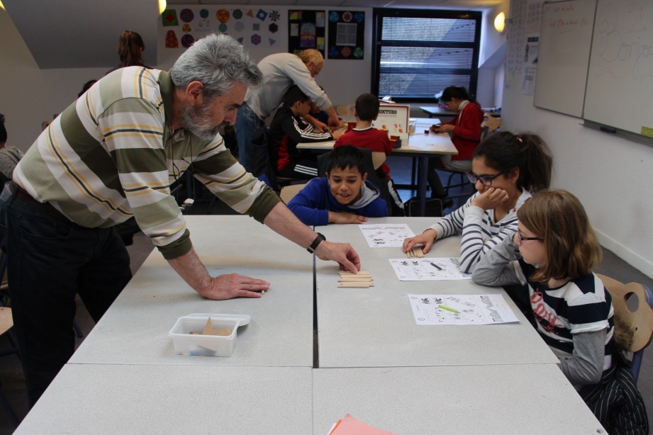Primaires et collégiens s’amusent avec les maths