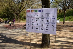 Les enfants (et les adultes) peuvent désigner les futurs jeux installés dans le parc. (photo : BB).