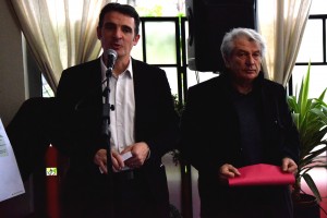 Éric Piolle (maire de Grenoble) et Renzo Sulli (maire d'Échirolles) ont conclu la rencontre élus-habitants. (photo : BB)