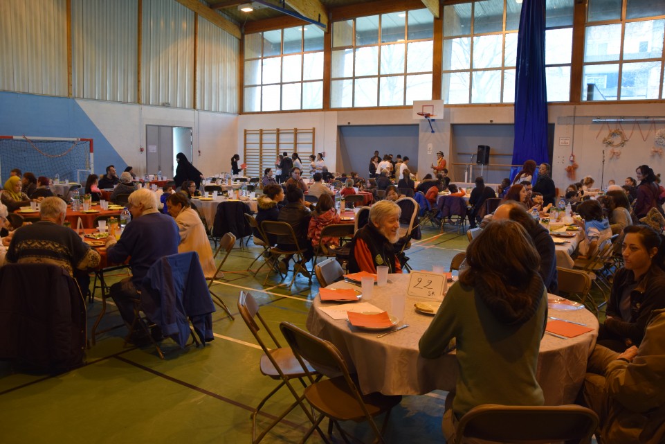 Repas spectacle des mille couleurs : les photos