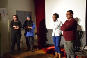 Les comédiens d'Et alors à l'école, ça va ? De gauche à droite Samia  Mihoubi, Soraya Guebbadj, Edith Ramanou et Farid Senina. (photo : BB, Le Crieur de la Villeneuve)