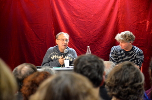 Gérard Noiriel, mercredi 21 novembre, à l'occasion d'une conférence pour la publication de son nouvel ouvrage Une histoire populaire de la France. (photo : BB, Le Crieur de la Villeneuve)