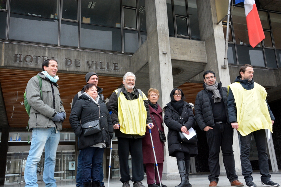 Le collectif contre les démolitions à Villeneuve veut son RIC