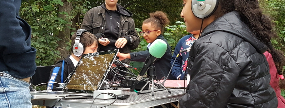 Ici radio Villeneuve : les enfants du quartier vous parlent