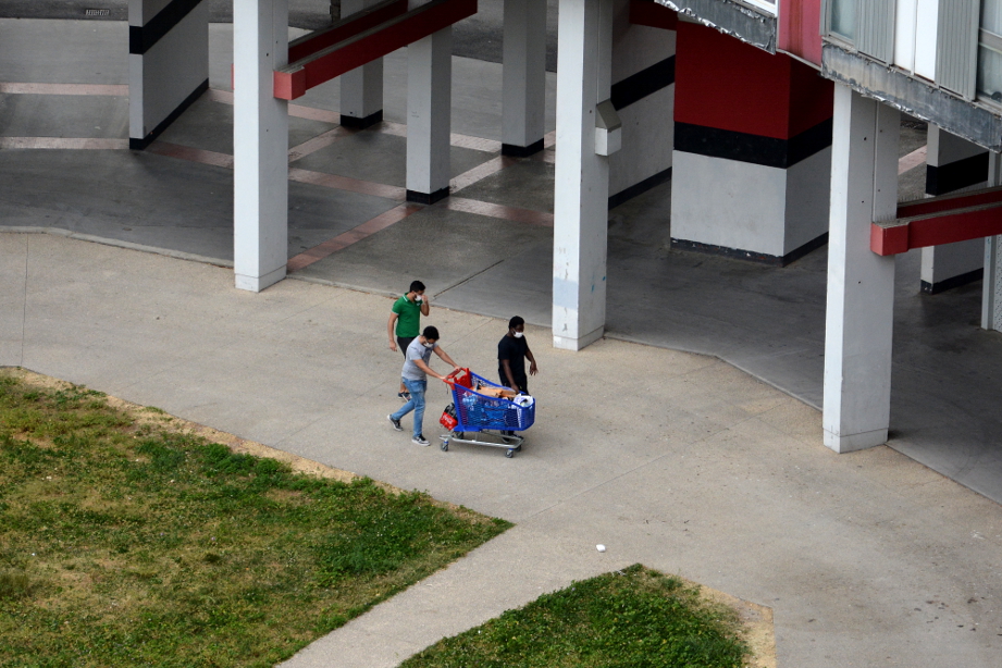 Covid-19 : comment fabriquer ses propres masques ?